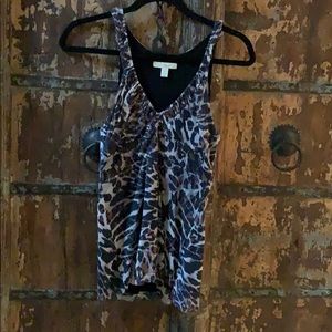 Leopard V-neck top w/blk lining